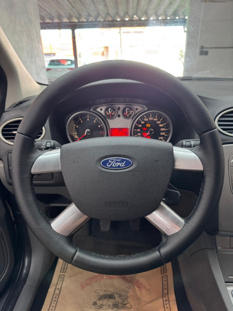 FORD Focus Hatch 1.6 4P GLX FLEX, Foto 7