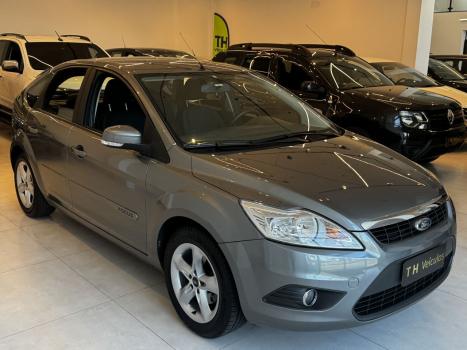 FORD Focus Hatch 1.6 16V 4P SE PLUS FLEX, Foto 2