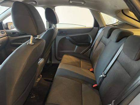 FORD Focus Hatch 1.6 16V 4P SE PLUS FLEX, Foto 10
