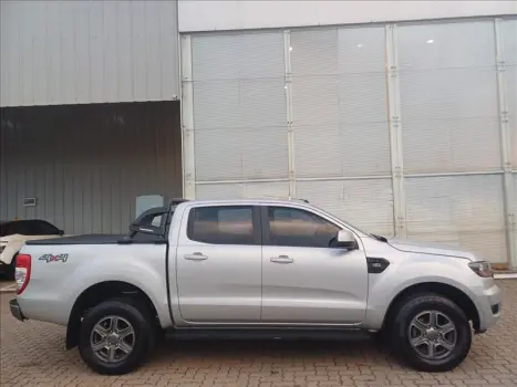 FORD Ranger 2.2 16V XLS DIESEL 4X4 CABINE DUPLA AUTOMTICO, Foto 4