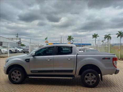 FORD Ranger 2.2 16V XLS DIESEL 4X4 CABINE DUPLA AUTOMTICO, Foto 8