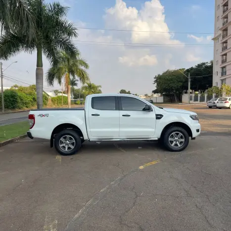 FORD Ranger 2.2 16V XLS DIESEL 4X4 CABINE DUPLA AUTOMÁTICO, Foto 2