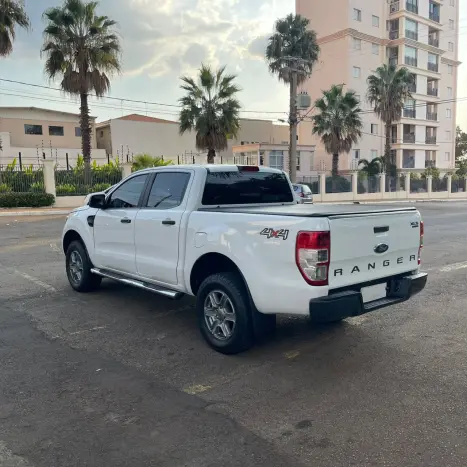 FORD Ranger 2.2 16V XLS DIESEL 4X4 CABINE DUPLA AUTOMÁTICO, Foto 8