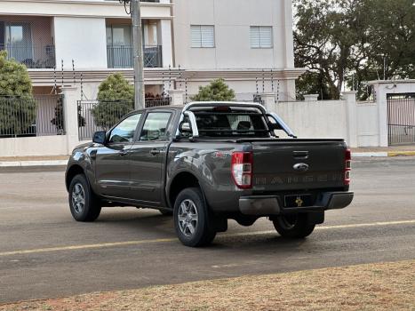 FORD Ranger 2.2 16V XLS DIESEL 4X4 CABINE DUPLA AUTOMTICO, Foto 4