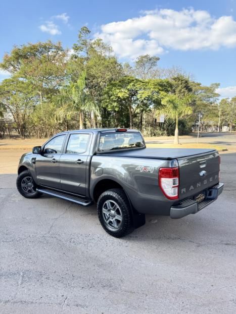FORD Ranger 2.2 16V XLS DIESEL 4X4 CABINE DUPLA AUTOMTICO, Foto 9