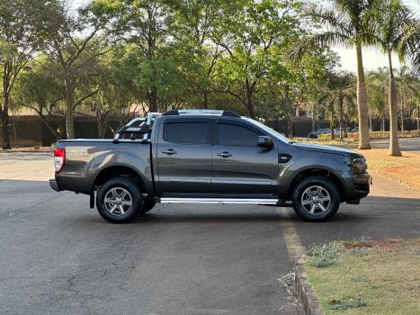 FORD Ranger 2.2 16V XLS DIESEL 4X4 CABINE DUPLA AUTOMTICO, Foto 4