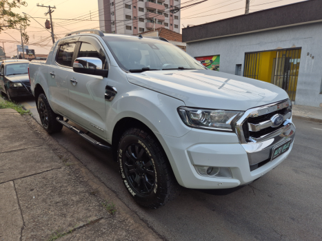 FORD Ranger 3.2 20V CABINE DUPLA 4X4 LIMITED TURBO DIESEL AUTOMTICO, Foto 4