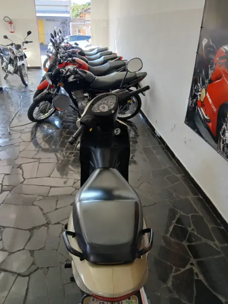 HONDA Biz 125 ES, Foto 2