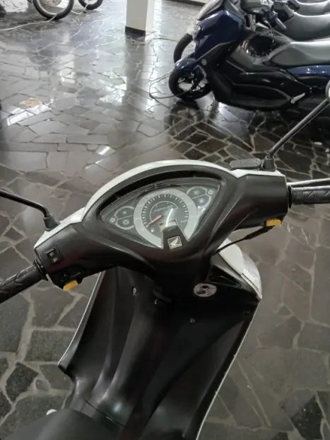 HONDA Biz 125 FLEX, Foto 3