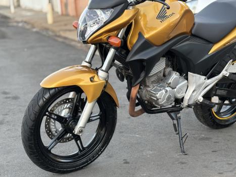 HONDA CB 300 R ESPECIAL EDITION, Foto 2