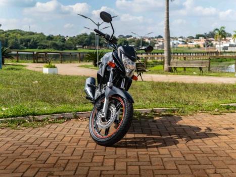 HONDA CB 300 R STD, Foto 2