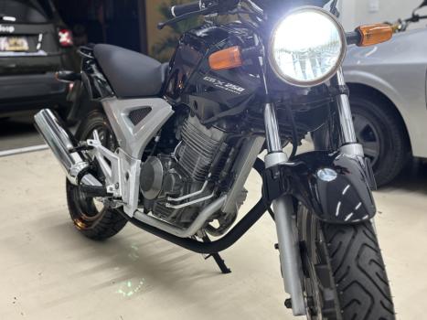 HONDA CBR 250 R, Foto 3