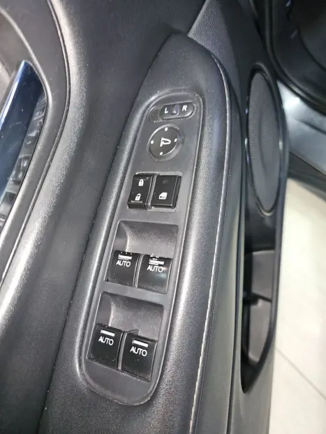 HONDA HR-V 1.8 16V 4P LX FLEX AUTOMTICO CVT, Foto 16