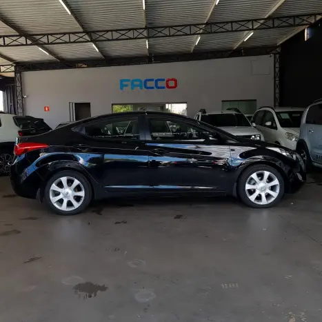 HYUNDAI Elantra 1.8 16V 4P, Foto 9