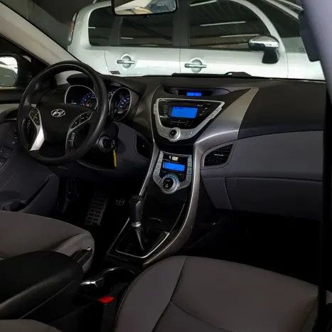 HYUNDAI Elantra 1.8 16V 4P, Foto 14