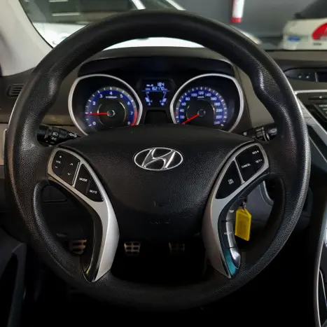 HYUNDAI Elantra 1.8 16V 4P, Foto 15