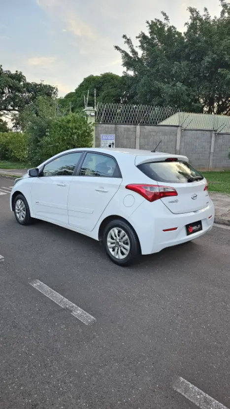 HYUNDAI HB 20 Hatch 1.6 16V 4P FLEX COMFORT PLUS AUTOMTICO, Foto 4