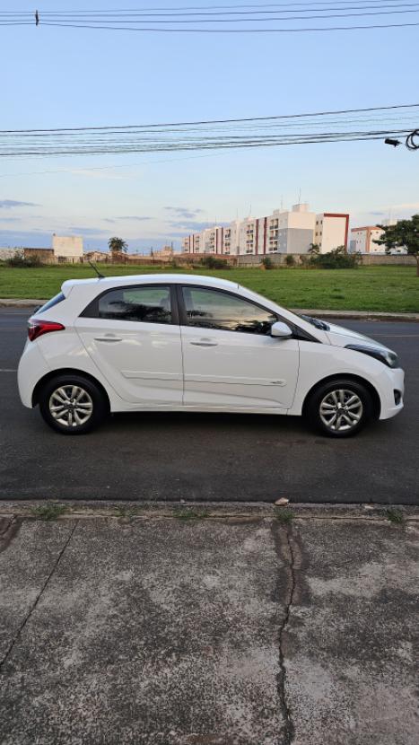 HYUNDAI HB 20 Hatch 1.6 16V 4P FLEX COMFORT PLUS AUTOMTICO, Foto 8