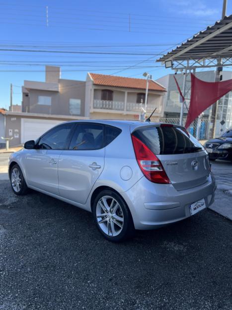 HYUNDAI I30 2.0 16V 4P, Foto 3