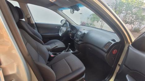 HYUNDAI I30 2.0 16V 4P, Foto 9