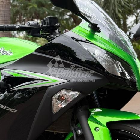 KAWASAKI Ninja 300 ABS, Foto 2