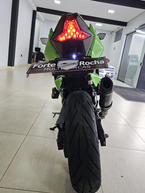 KAWASAKI Ninja 400 , Foto 11