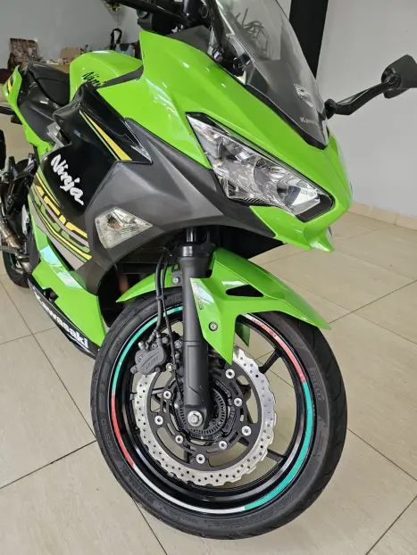 KAWASAKI Ninja 400 , Foto 8