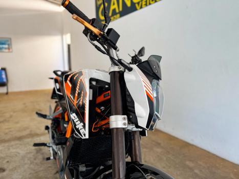 KTM 390 Duke , Foto 2