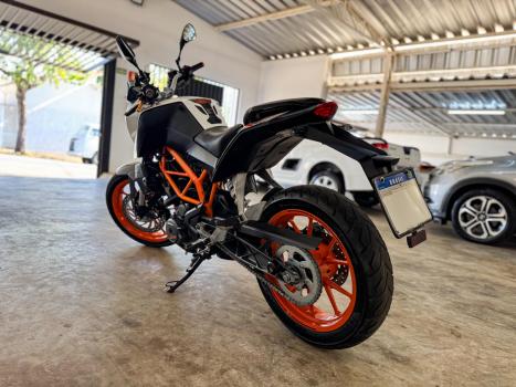KTM 390 Duke , Foto 10