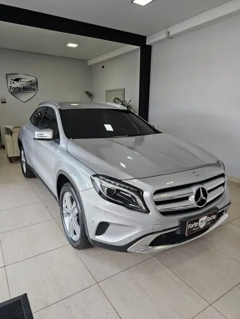 MERCEDES-BENZ GLA 200 1.6 16V 4P FLEX CGI ENDURO TURBO AUTOMTICO, Foto 5