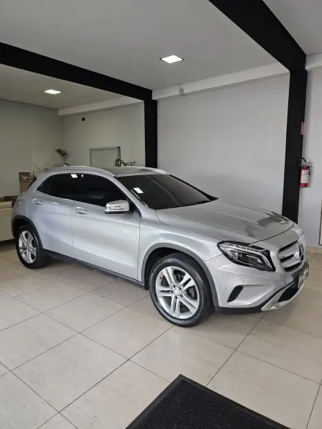 MERCEDES-BENZ GLA 200 1.6 16V 4P FLEX CGI ENDURO TURBO AUTOMTICO, Foto 14