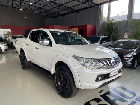 MITSUBISHI L 200 Triton 2.4 16V SPORT HPE TOP 4X4 CABINE DUPLA TURBO DIESEL AUTOMTICO, Foto 2