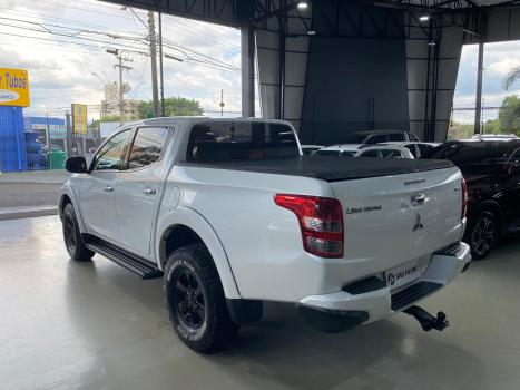 MITSUBISHI L 200 Triton 2.4 16V SPORT HPE TOP 4X4 CABINE DUPLA TURBO DIESEL AUTOMTICO, Foto 5