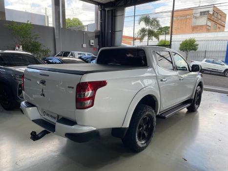 MITSUBISHI L 200 Triton 2.4 16V SPORT HPE TOP 4X4 CABINE DUPLA TURBO DIESEL AUTOMTICO, Foto 6