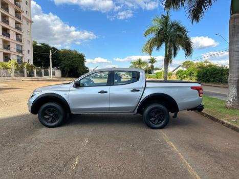 MITSUBISHI L 200 Triton 2.4 16V SPORT GLS CABINE DUPLA TURBO DIESEL AUTOMTICO, Foto 4
