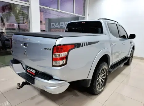 MITSUBISHI L 200 Triton 2.4 16V SPORT HPE-S 4X4 CABINE DUPLA TURBO DIESEL AUTOMTICO, Foto 4