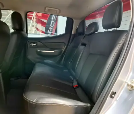 MITSUBISHI L 200 Triton 2.4 16V SPORT HPE-S 4X4 CABINE DUPLA TURBO DIESEL AUTOMTICO, Foto 9