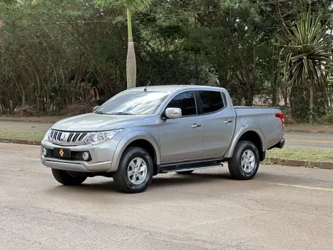 MITSUBISHI L 200 Triton 2.4 16V SPORT HPE TOP 4X4 CABINE DUPLA TURBO DIESEL AUTOMTICO, Foto 5