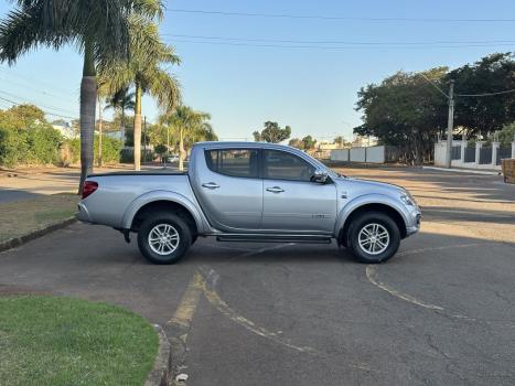 MITSUBISHI L 200 Triton 3.2 16V HPE 4X4 CABINE DUPLA TURBO DIESEL INTERCOOLER AUTOMTICO, Foto 2