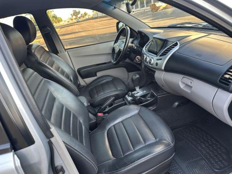 MITSUBISHI L 200 Triton 3.2 16V HPE 4X4 CABINE DUPLA TURBO DIESEL INTERCOOLER AUTOMTICO, Foto 9
