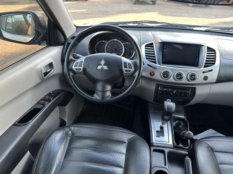 MITSUBISHI L 200 Triton 3.2 16V HPE 4X4 CABINE DUPLA TURBO DIESEL INTERCOOLER AUTOMTICO, Foto 10