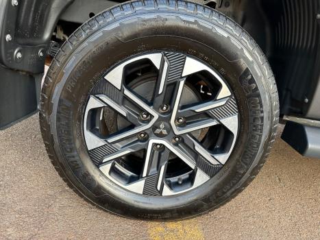 MITSUBISHI L 200 Triton 2.4 16V SPORT HPE-S 4X4 CABINE DUPLA TURBO DIESEL AUTOMTICO, Foto 12