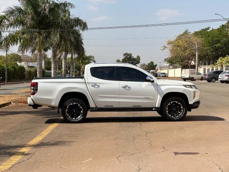 MITSUBISHI L 200 Triton 2.4 16V SPORT HPE-S 4X4 CABINE DUPLA TURBO DIESEL AUTOMTICO, Foto 2