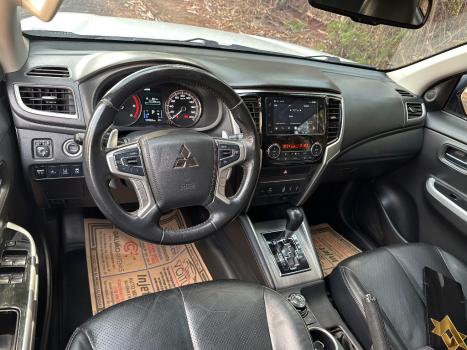 MITSUBISHI L 200 Triton 2.4 16V SPORT HPE-S 4X4 CABINE DUPLA TURBO DIESEL AUTOMTICO, Foto 8