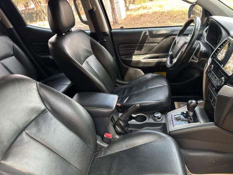 MITSUBISHI L 200 Triton 2.4 16V SPORT HPE-S 4X4 CABINE DUPLA TURBO DIESEL AUTOMTICO, Foto 13