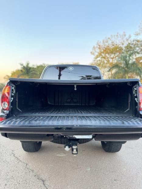MITSUBISHI L 200 Triton 2.4 16V FLEX HLS CABINE DUPLA, Foto 8