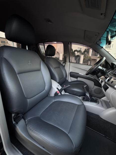 MITSUBISHI L 200 Triton 2.4 16V FLEX HLS CABINE DUPLA, Foto 13