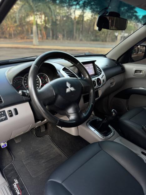 MITSUBISHI L 200 Triton 2.4 16V FLEX HLS CABINE DUPLA, Foto 18