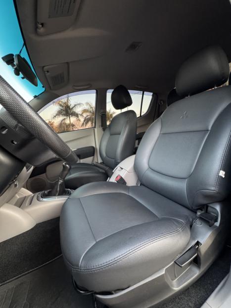 MITSUBISHI L 200 Triton 2.4 16V FLEX HLS CABINE DUPLA, Foto 19