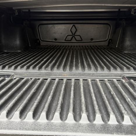 MITSUBISHI L 200 Triton 3.2 16V HPE 4X4 CABINE DUPLA TURBO DIESEL INTERCOOLER AUTOMTICO, Foto 10
